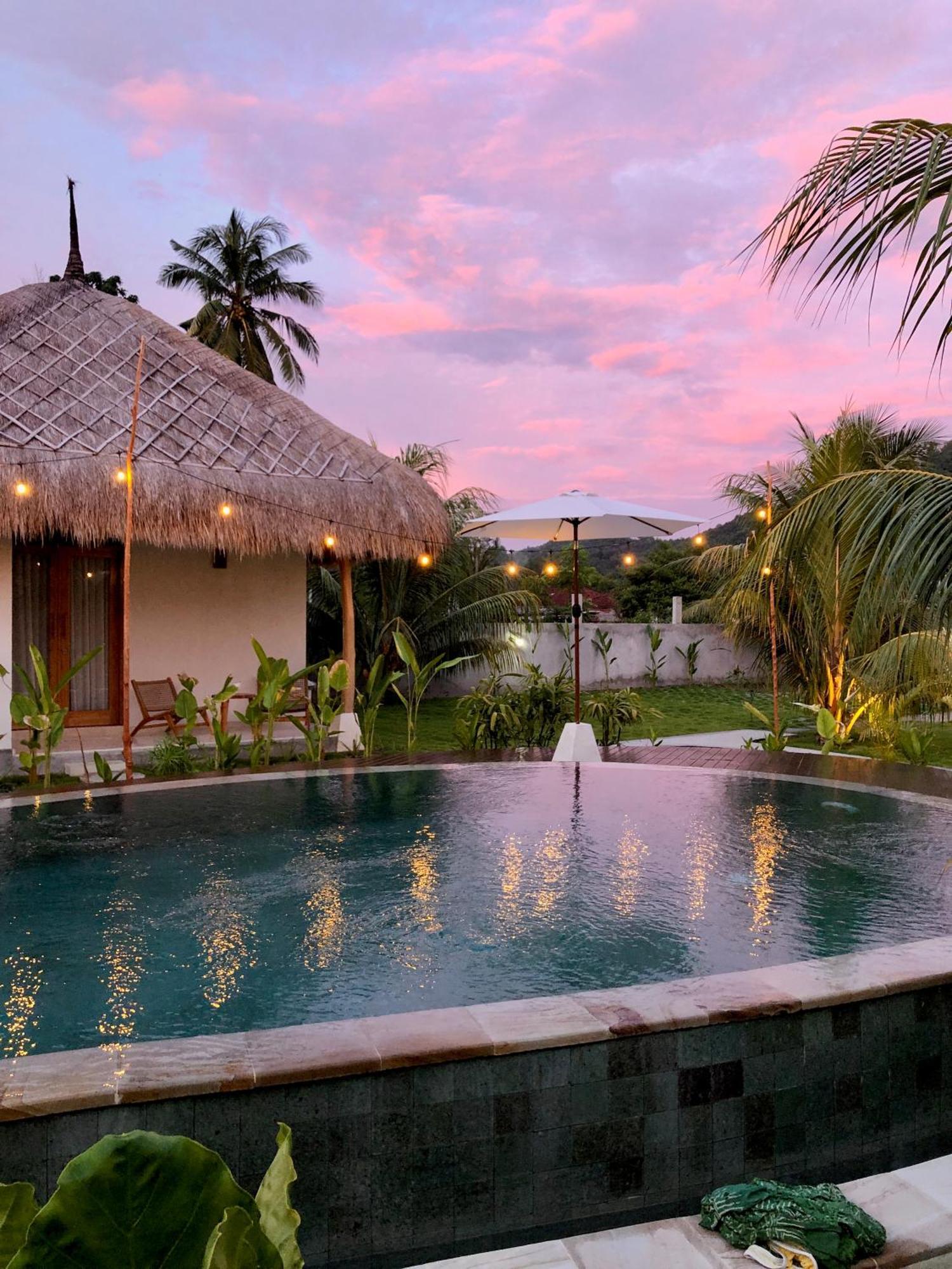 Luana Lombok Hotel Selong Belanak Exterior photo